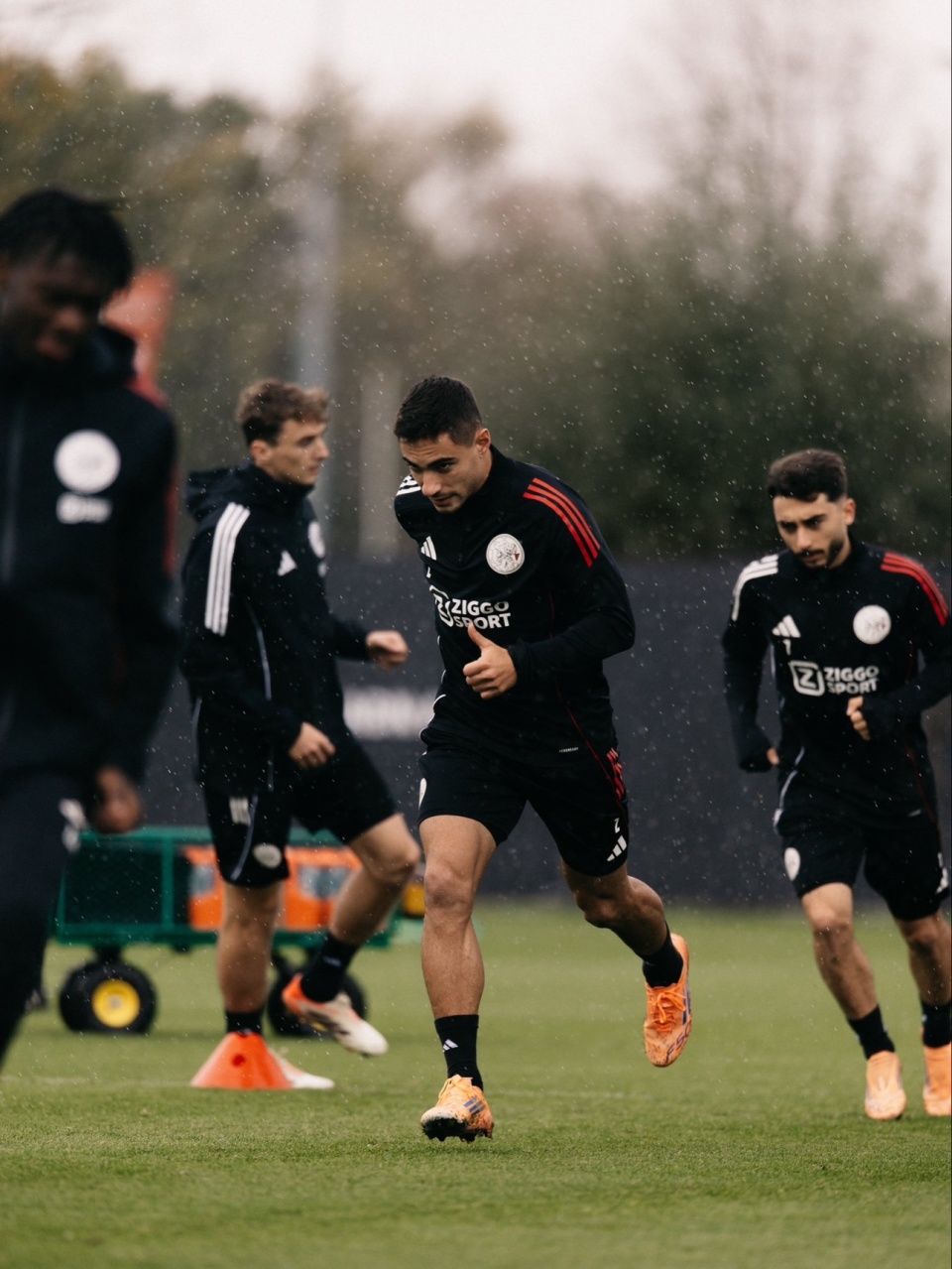 两队历史上, 组赛, GRYSf